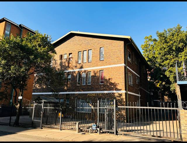 3 BEDROOM APARTMENT FOR SALE IN SUNNYSIDE